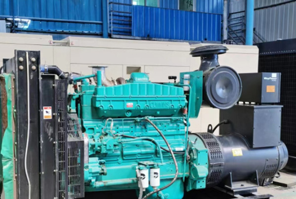 發(fā)電機(jī)散熱器安裝：進(jìn)風(fēng)角度與散熱距離把控，避免機(jī)組高溫停機(jī)